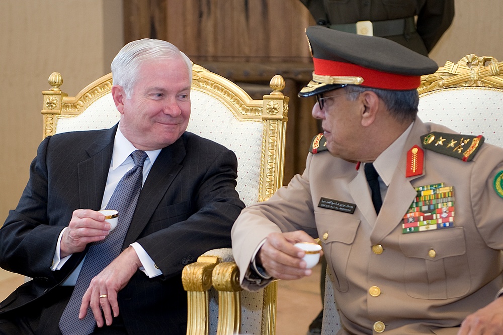 Gates Meets with Saudi Military Chief in Riyadh