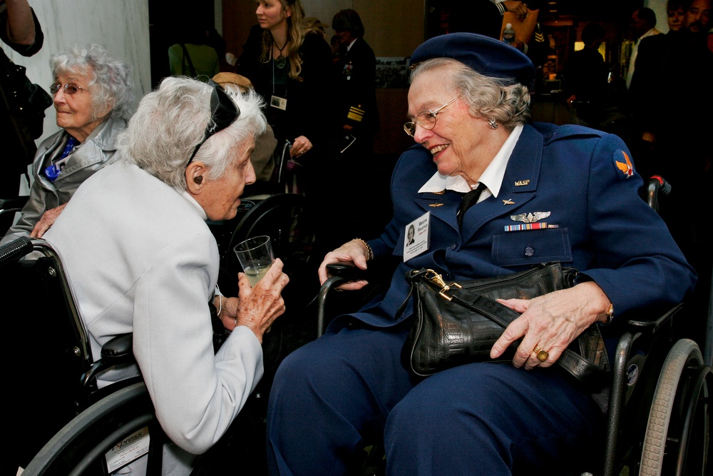 WWII Women Airforce Service Pilots Honored at Arlington National Cemetery