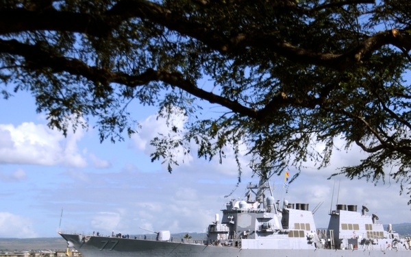 Navy Destroyer Departs Pearl Harbor as Hawaii Braces for Tsunami