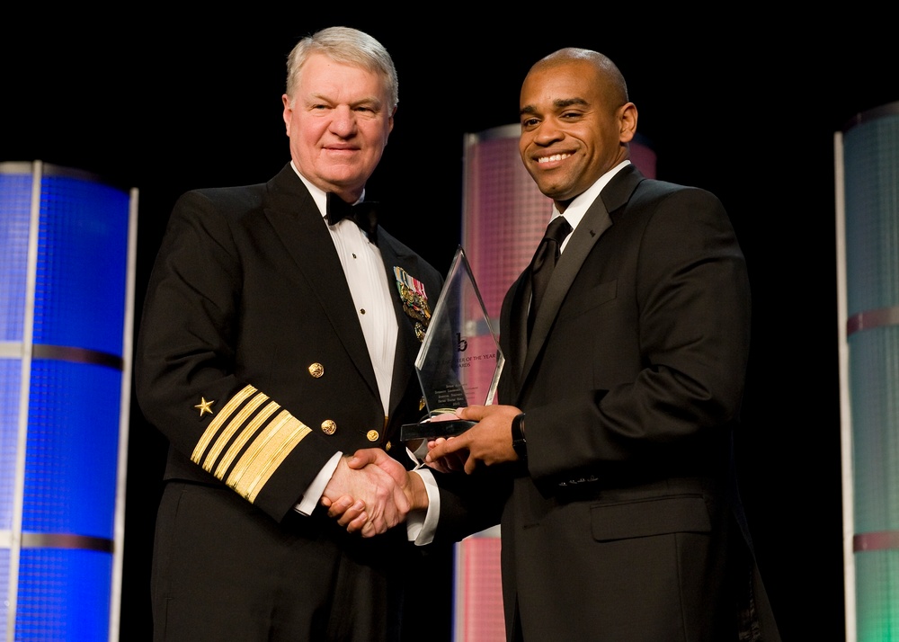 Navy Chief Presents Award at Black Engineer of the Year Ceremony