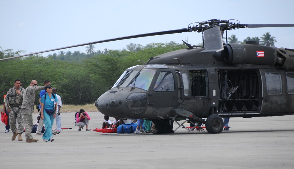 Kentucky National Guard Airmen Aid Haitian Refugees in Dominican Republic