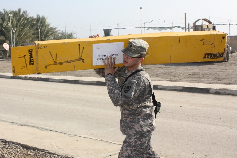Soldiers Outfit Forensics Facility in Baghdad