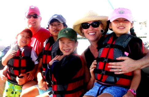 Army Doctor Returns Home to Family for Hawaiian Vacation