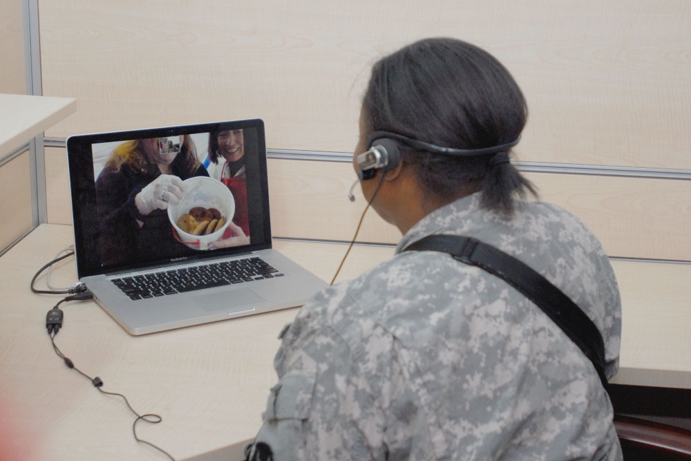 Minnesota Volunteers Spread Holiday Cheer to Troops in Iraq via Skype