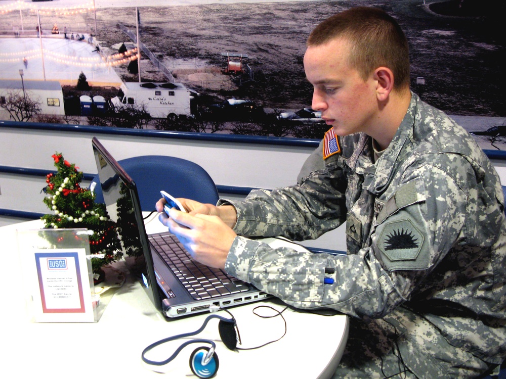 California National Guardsman Praises USO Facilities During Holiday Break