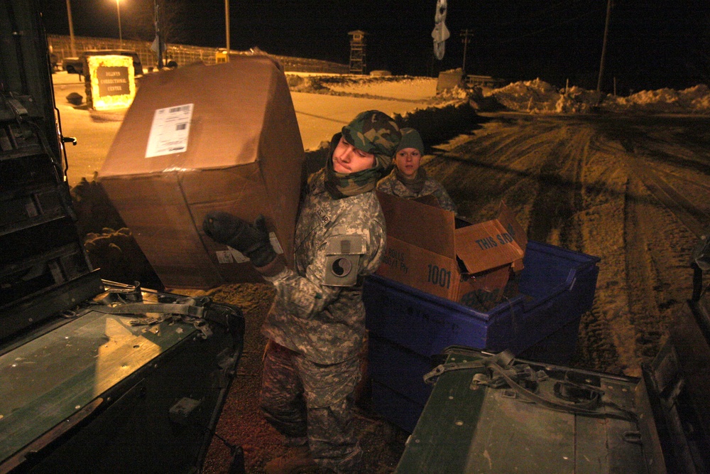 Virginia National Guard Soldiers Deliver Blankets to Shelter During Winter Storm