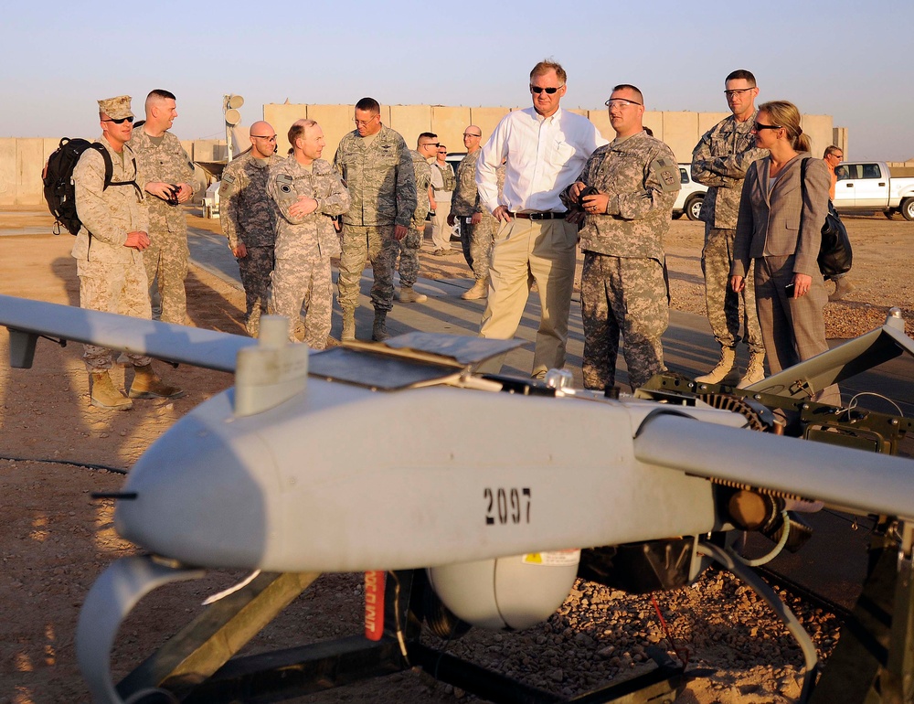 Soldiers Brief Deputy Defense Secretary on Unmanned Aerial Vehicles in Iraq
