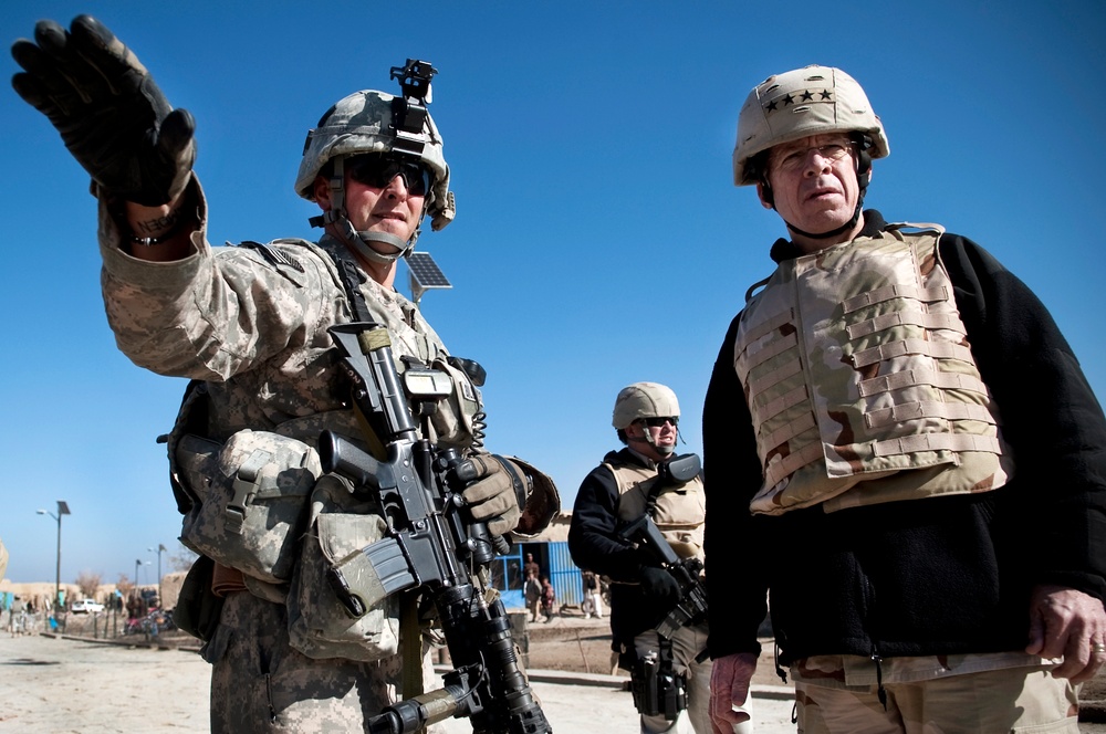 Army Lieutenant Briefs Joint Chiefs Chairman on Afghanistan Mission