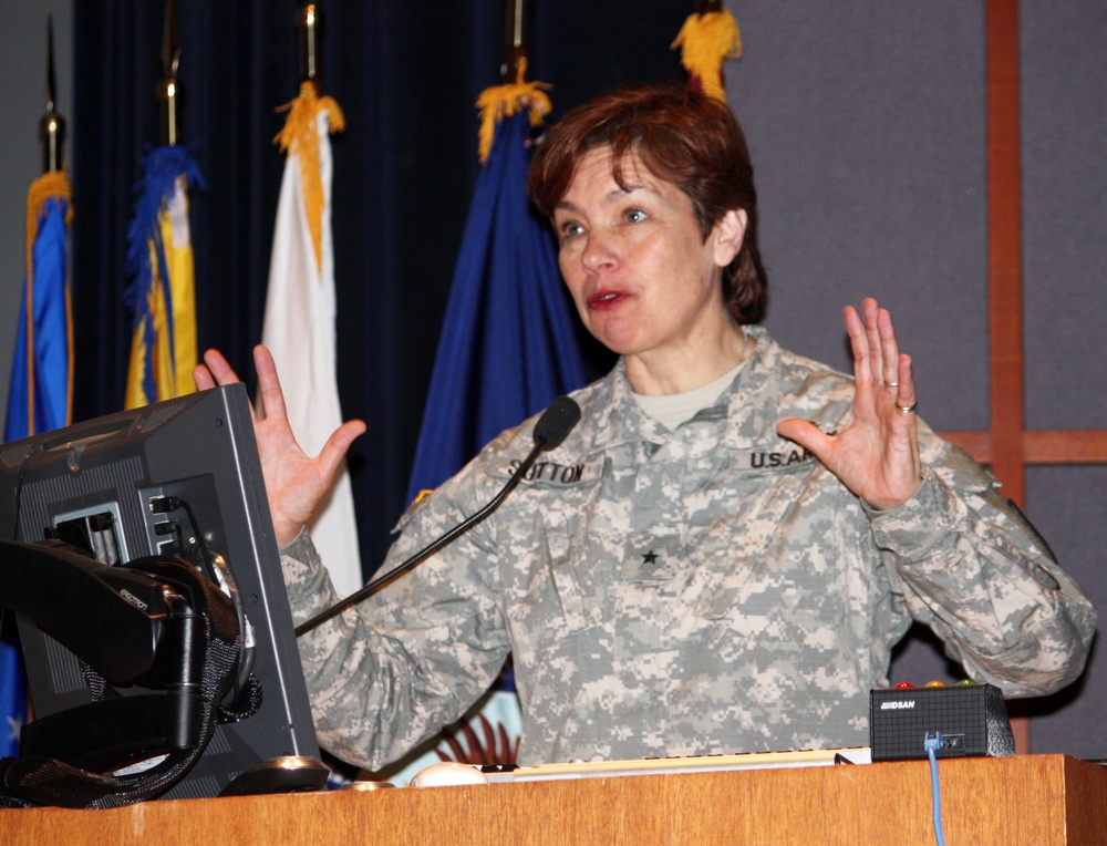 Army General Discusses Psychological Health and Traumatic Brain Injury at Conference