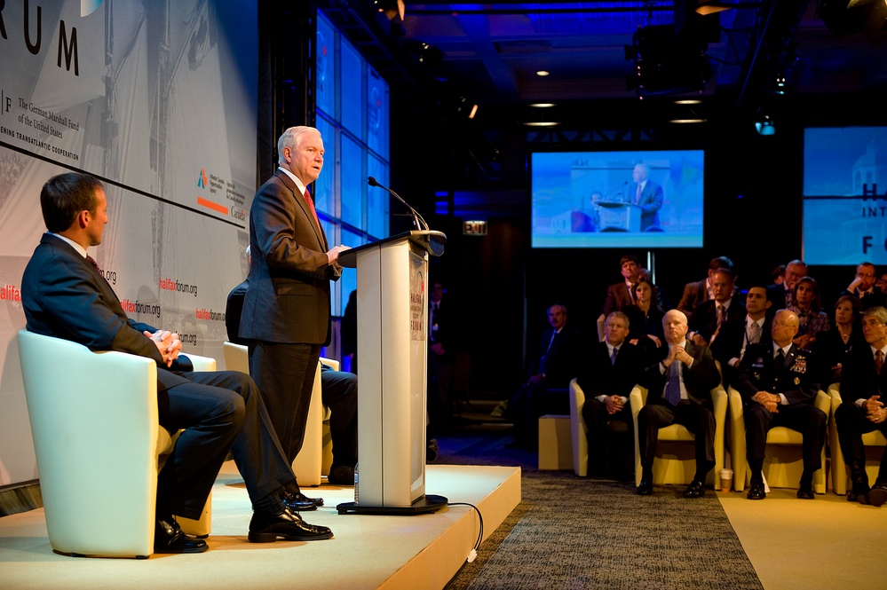 Canadian, U.S. Defense Chiefs Discuss Security at Halifax Forum