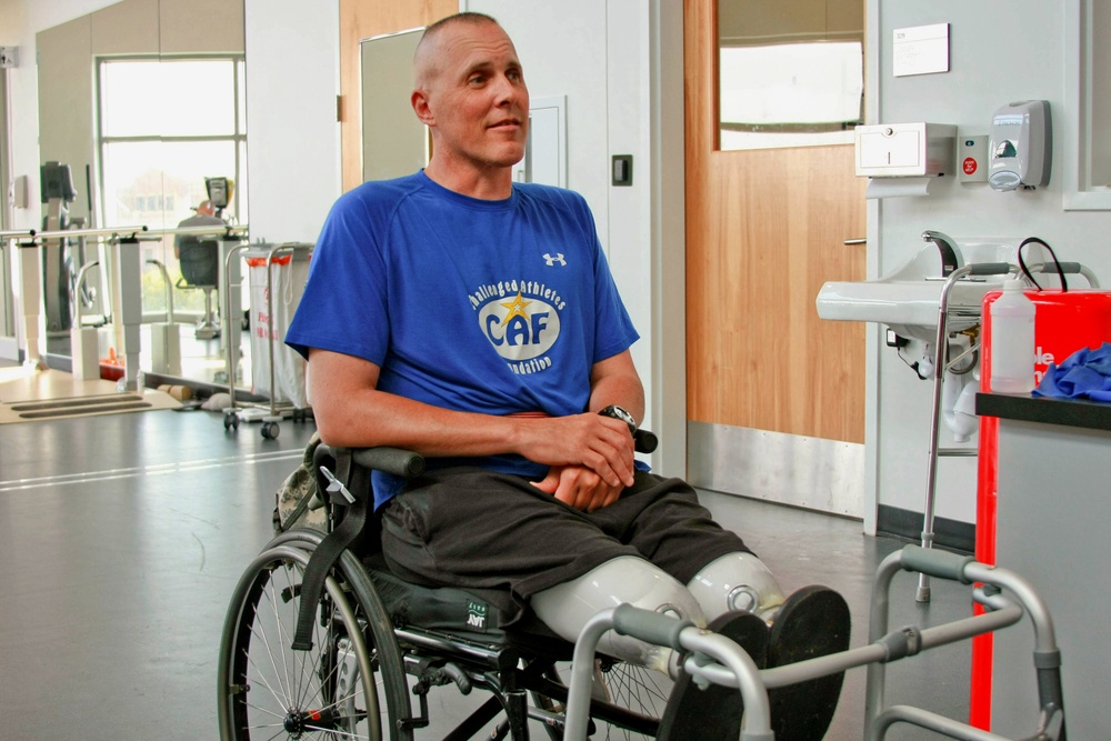 Army Lt. Col. Loses Legs in Iraq Bombing
