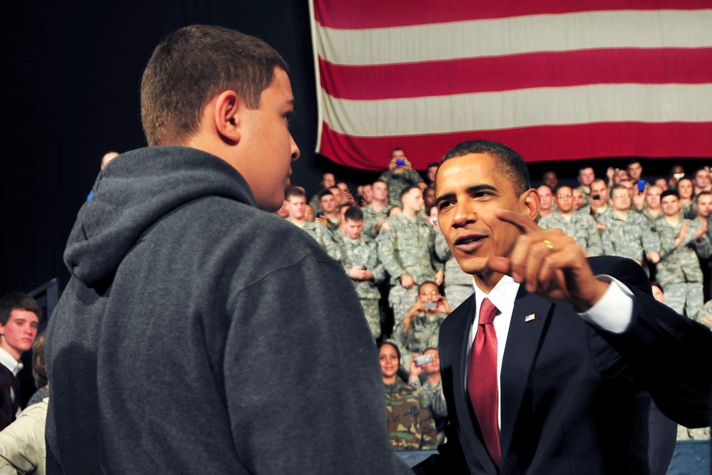 Obama Greets Troops, Civilians at Elmendorf Air Force Base