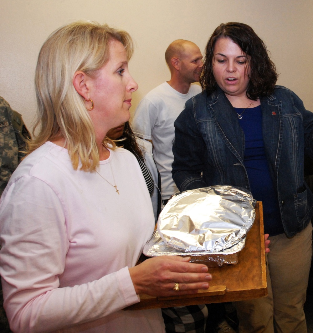 Community Rallies to Support 20th Engineering Battalion Soldiers After Fort Hood Shooting