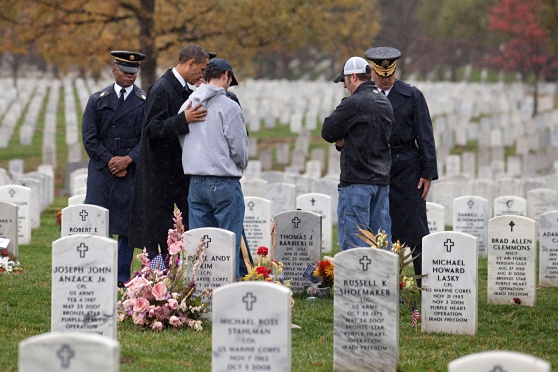 Obama Honors Fallen Soldiers at Arlington National Cemetery on Veterans Day