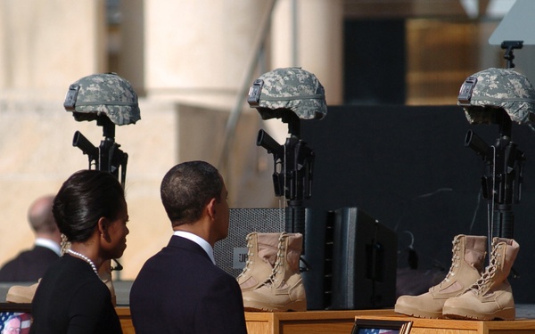 Obama Honors Fallen Soldiers at Fort Hood Memorial