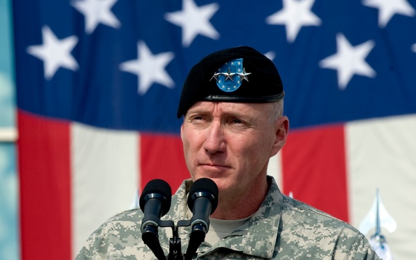 Army General Honors Fallen Soldiers at Fort Hood Memorial