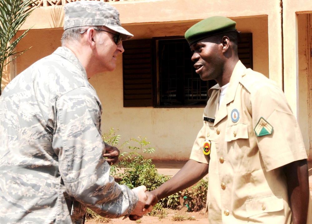 Mali Air Force Instructor Welcomes U.S. Air Force Leader in Bamako