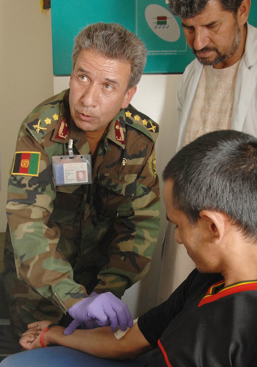 Afghan Doctor Facilitates Blood Donation at Military Hospital