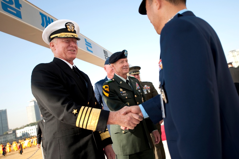 U.S. Military Leaders Welcomed by South Korean Counterparts in Seoul