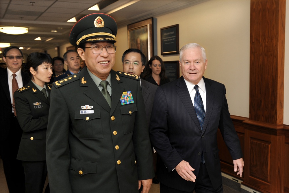 U.S. Defense Secretary Hosts Chinese Military Leader for Security Talks