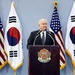 Defense Secretary Gates Meets with U.S., South Korean Troops in Seoul