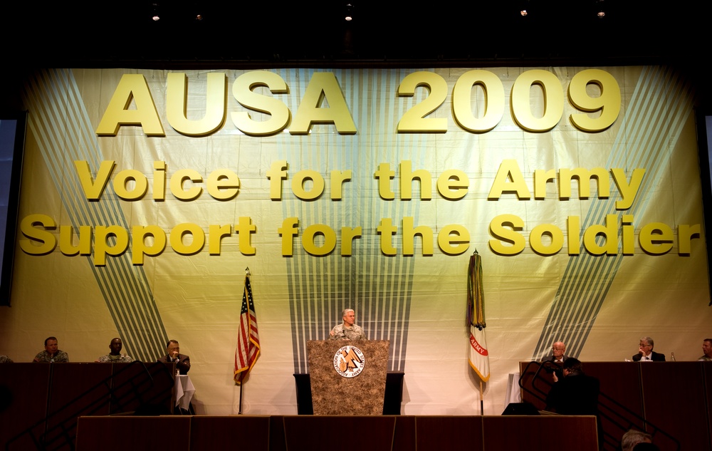 Army Chief of Staff Delivers Keynote Address at AUSA Annual Meeting