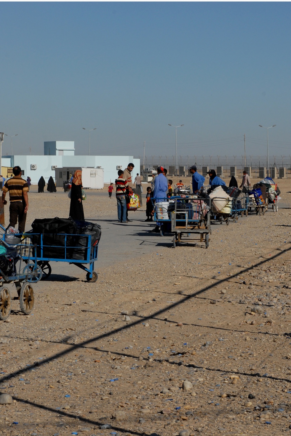 Travelers Wait in Line at Iraq-Iran Border Crossing