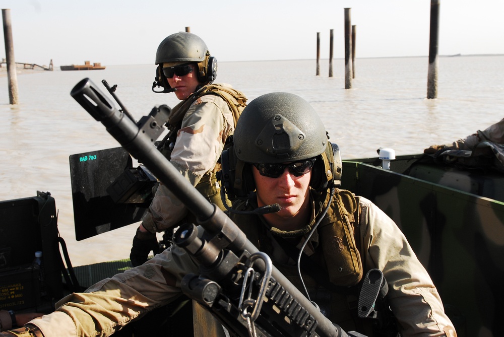 Navy Petty Officers Operate Machine Gun in Iraq