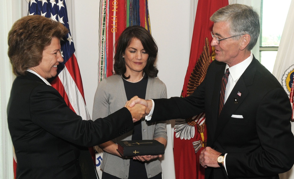 Army Secretary John McHugh Sworn In at Pentagon Ceremony