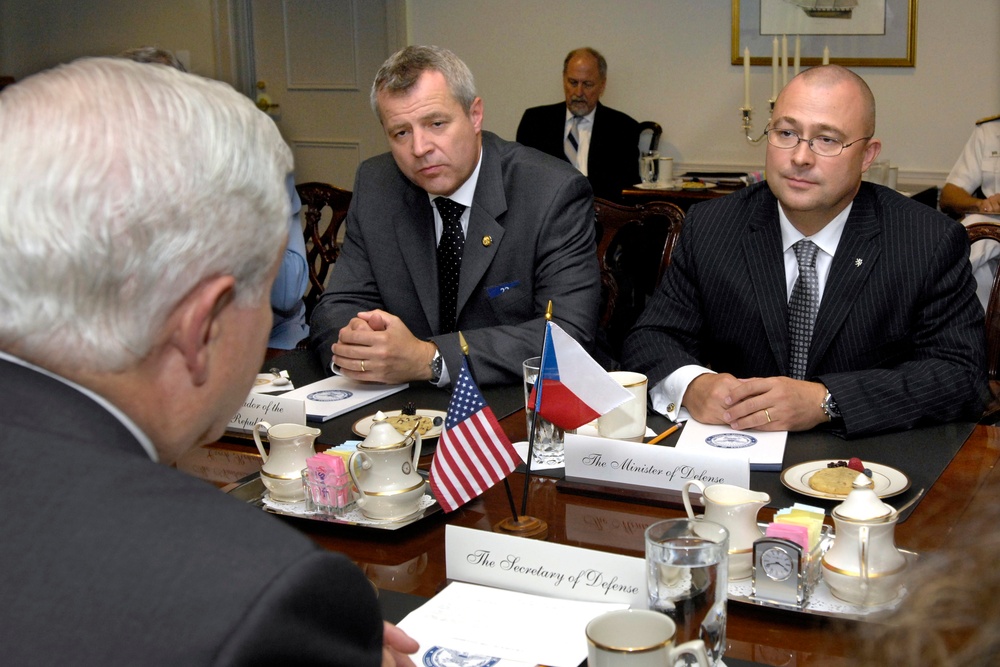 Czech Defense Minister Meets with U.S. Defense Secretary to Discuss Missile Defense System