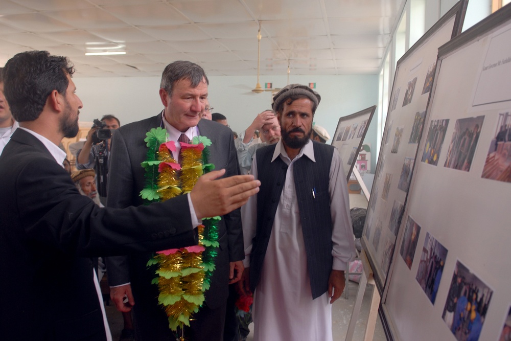 U.S. Ambassador Visits Afghan Construction School