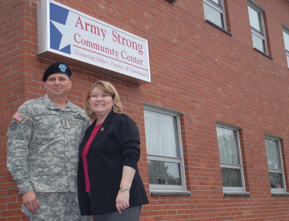 Army Couple Spearheads 'Virtual Installation' for Remote Families