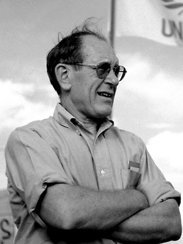 Kenneth Hogate Bacon, Former Defense Department Spokesman, Dies at 64