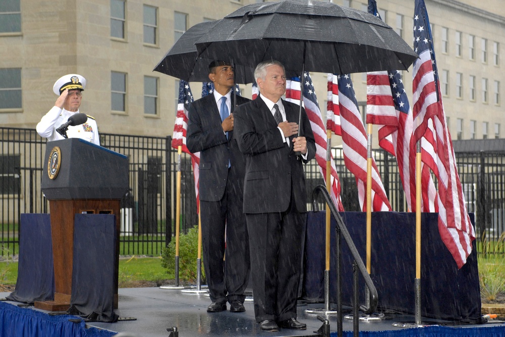 Obama, Gates, Mullen Honor 9/11 Victims at Pentagon Memorial