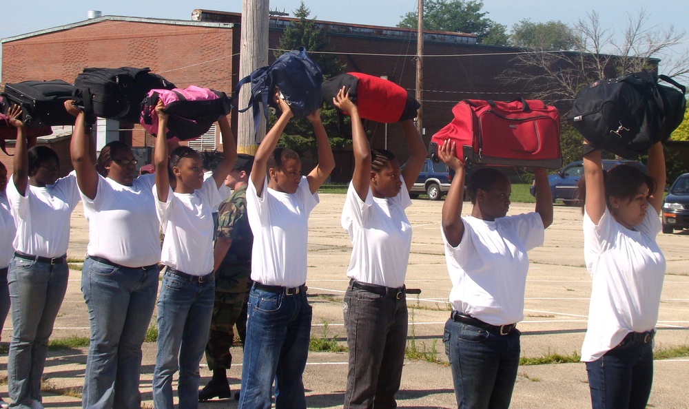 Illinois National Guard Cadets Learn Structure and Discipline at Lincoln ChalleNGE Academy