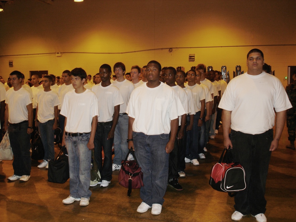 Illinois National Guard Cadets Begin Intensive Training at Lincoln ChalleNGE Academy
