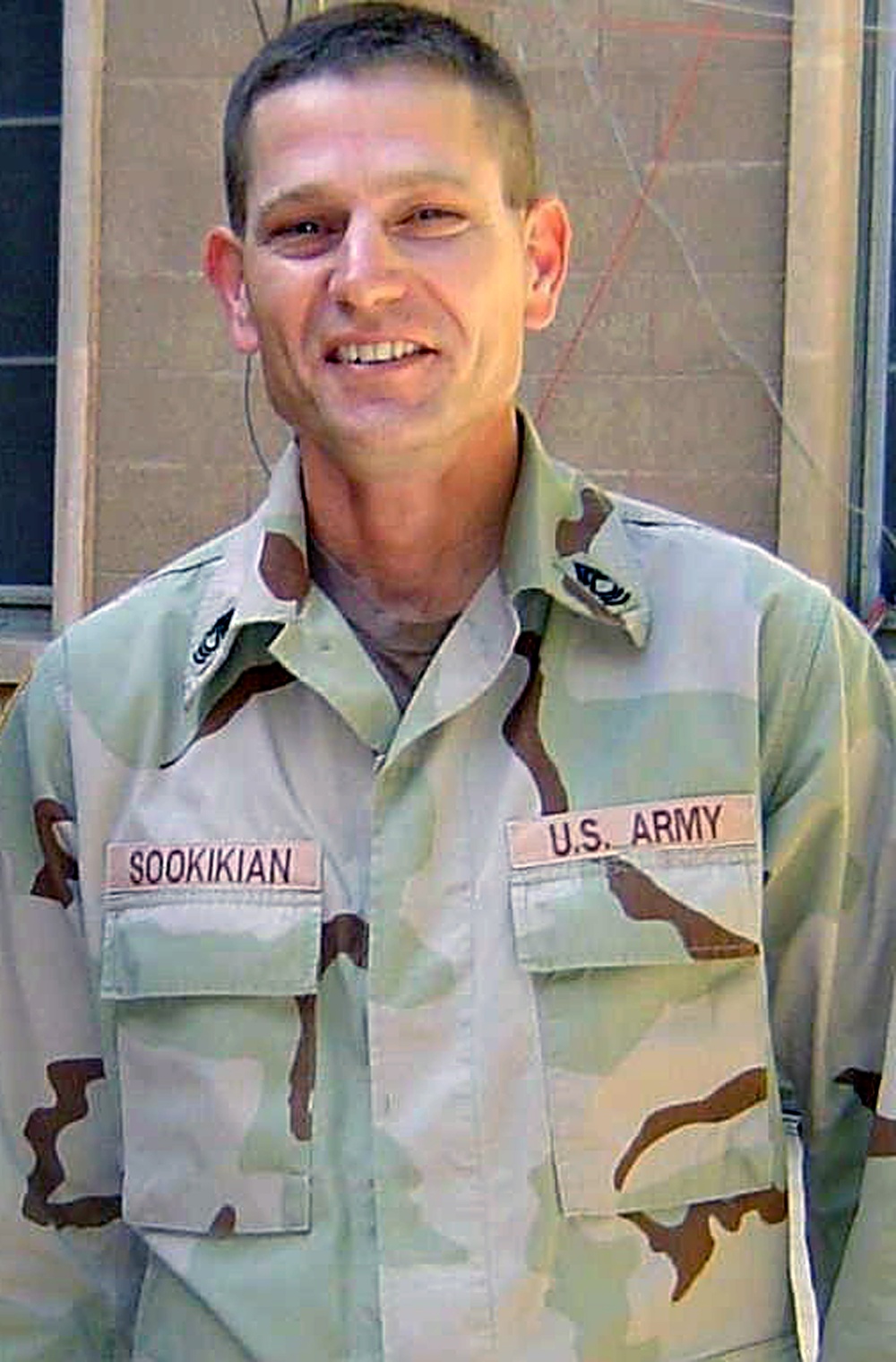 Army Reservist Honors Employer for Supporting Military Service