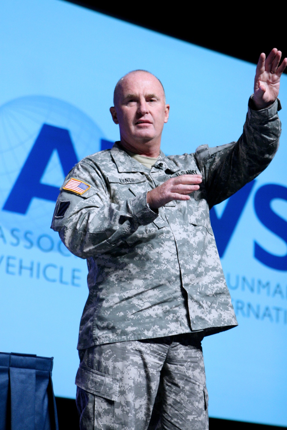 Army Lt. Gen. Addresses Defense Contractors at Unmanned Systems Convention