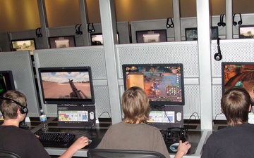 Army Experience Center Draws Young Visitors in Philadelphia