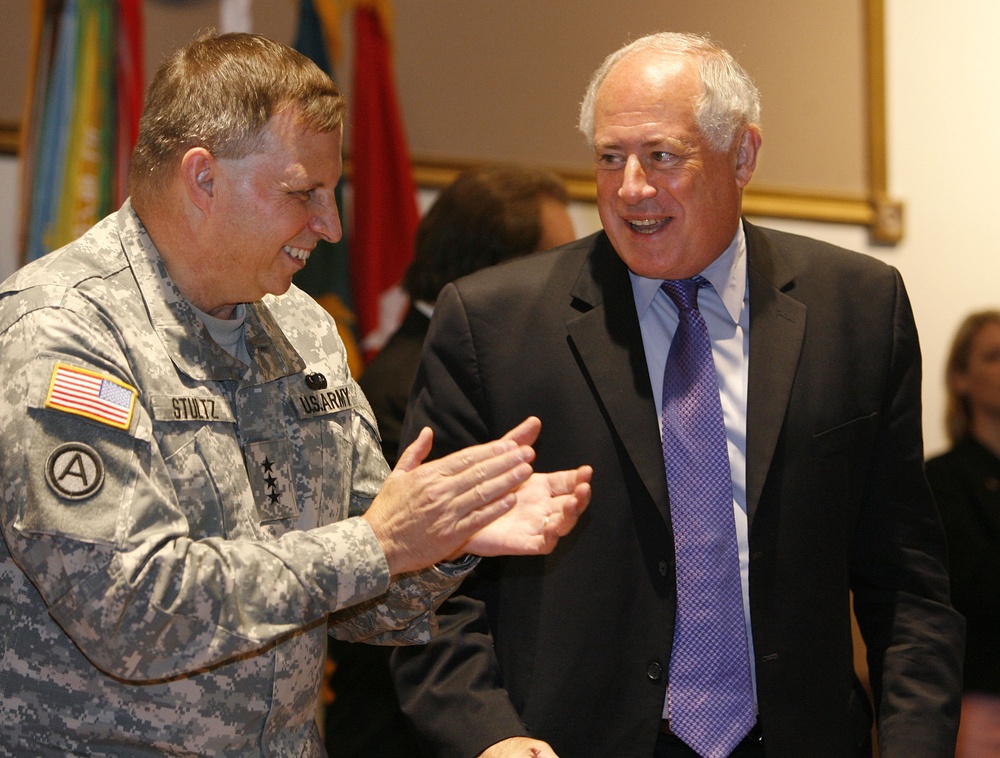 Army Reserve Employer Partnership Initiative Signed in Chicago