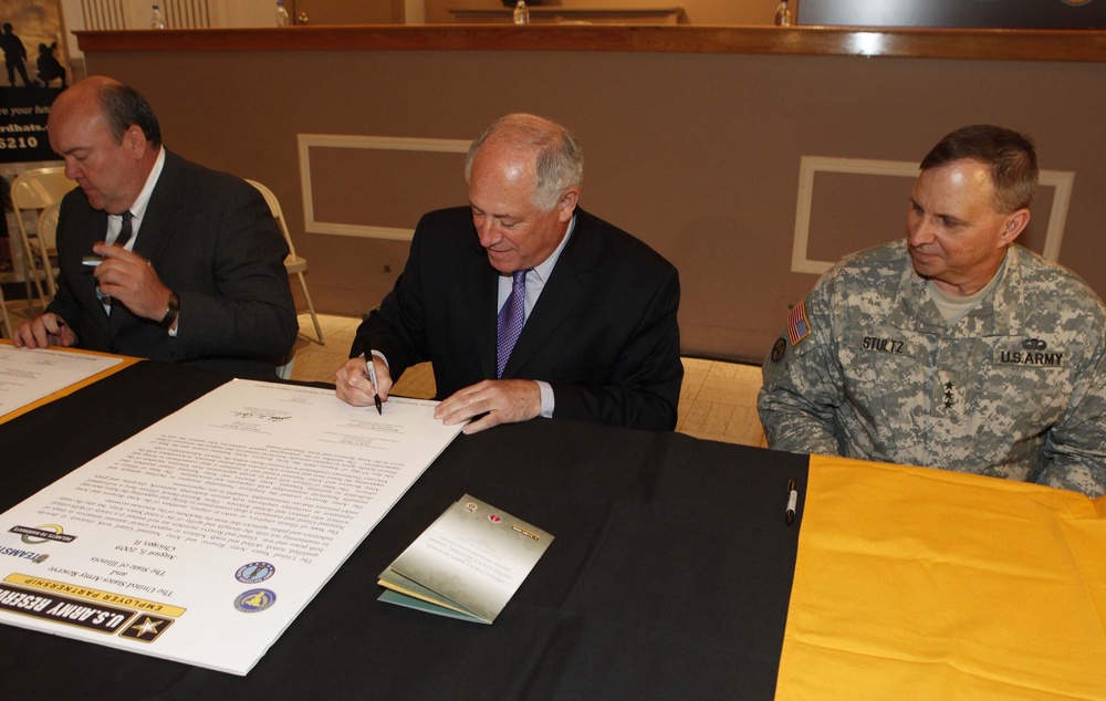 Teamsters, Illinois Governor, and Army Reserve Chief Sign Partnership Agreement