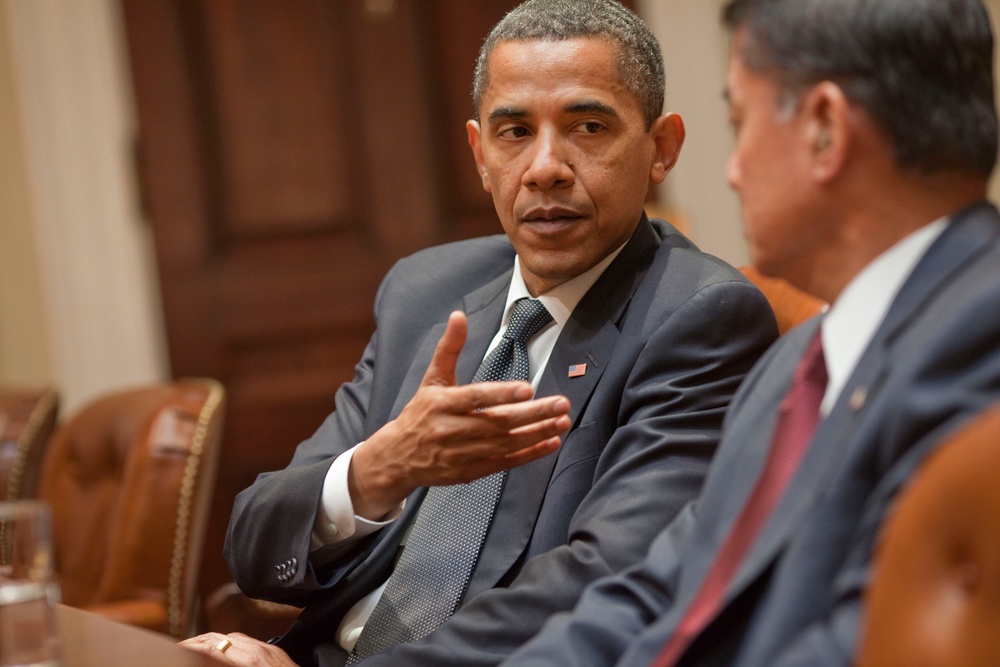 Obama, Shinseki Discuss GI Bill, Health Care Reforms with Military Journalists