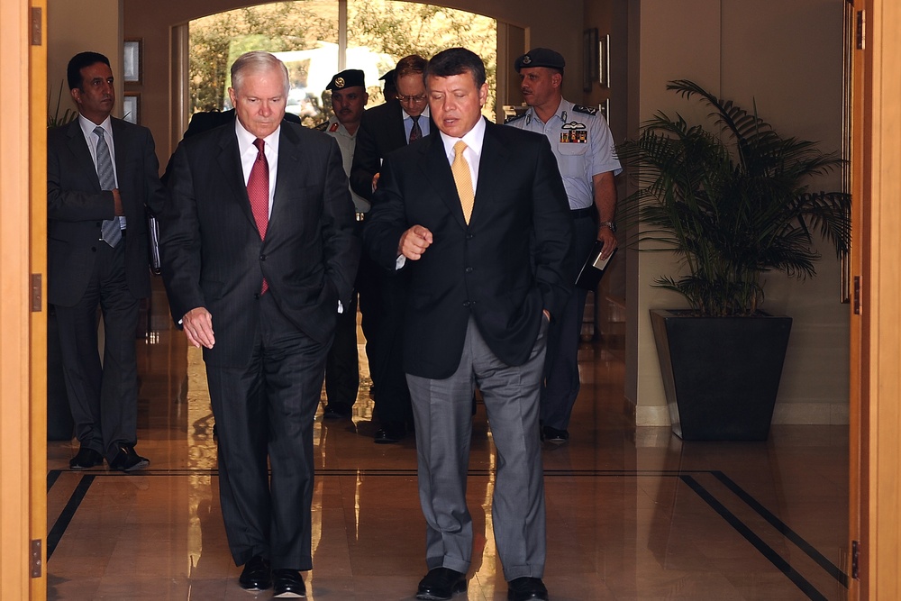 Defense Secretary Gates Meets with King Abdullah of Jordan