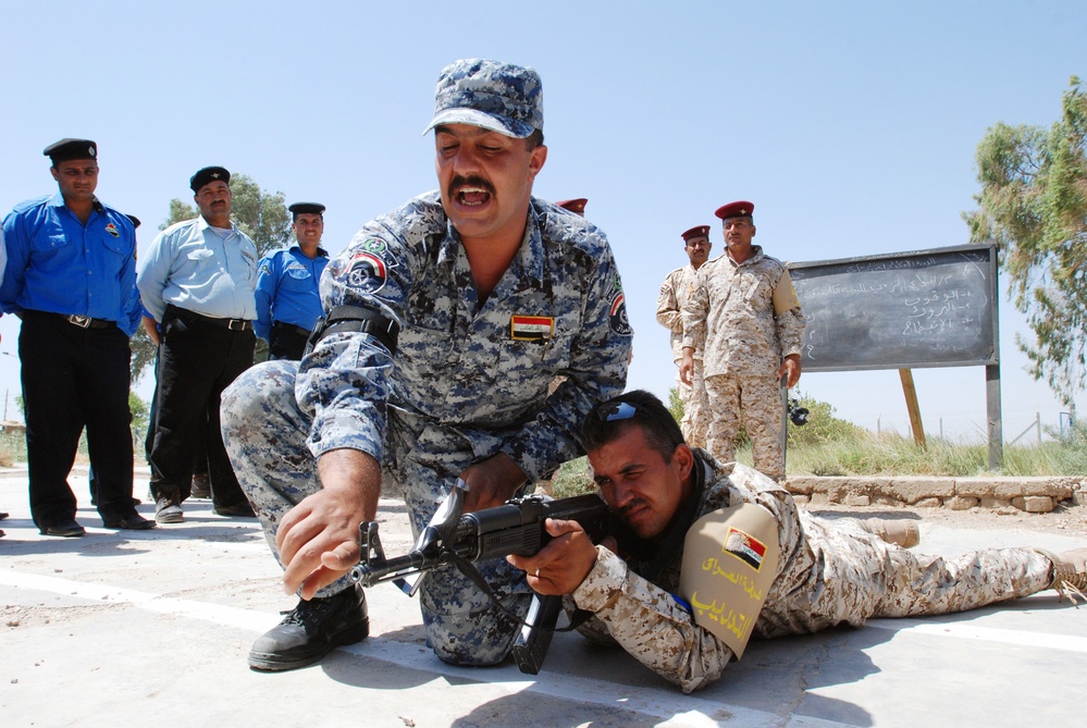 Iraqi Police Demonstrate AK-47 Firing Mechanics