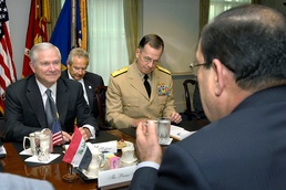 Gates Hosts Iraqi PM Maliki at Pentagon Amid Security Transition