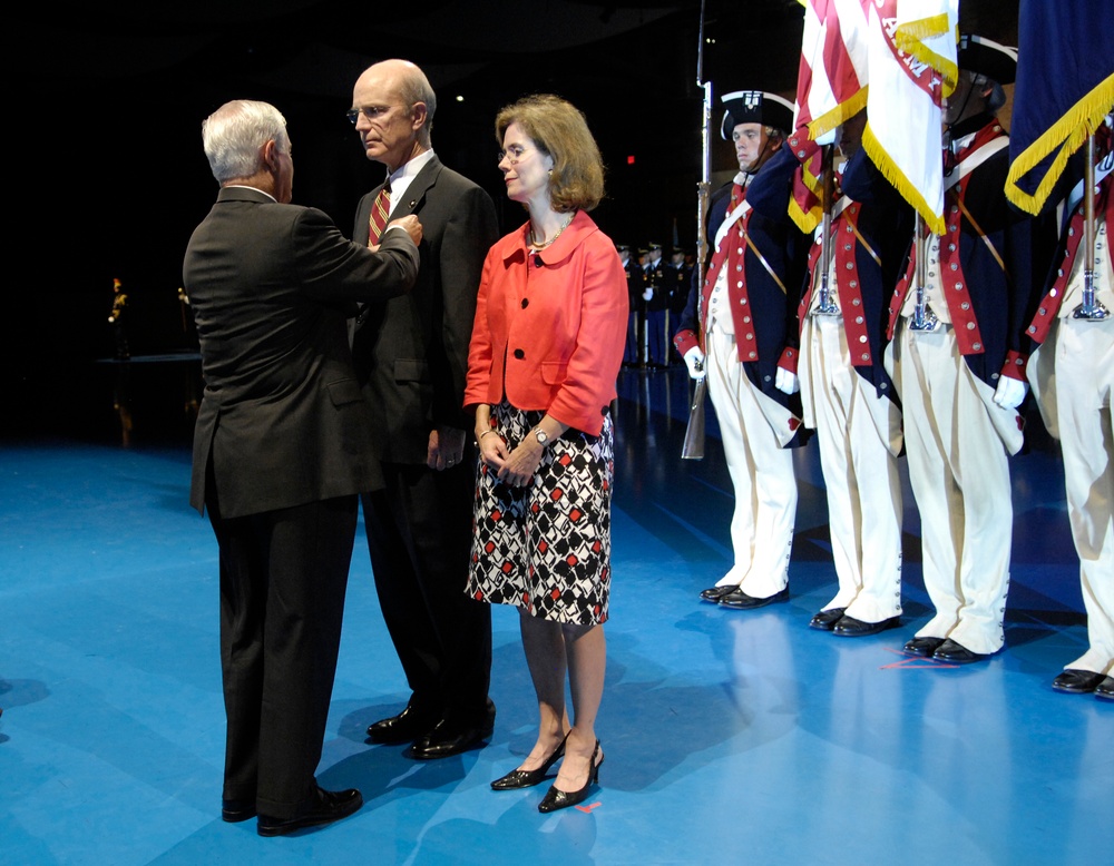 Secretary of Defense Honors Outgoing Secretary of the Army