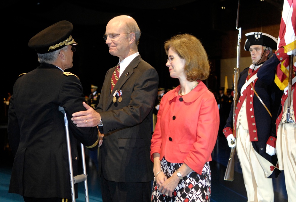 Army Chief Honors Outgoing Secretary of the Army