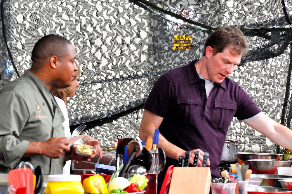 Army Sergeant Critiques Chef Bobby Flay's Cooking on &quot;Throwdown&quot;
