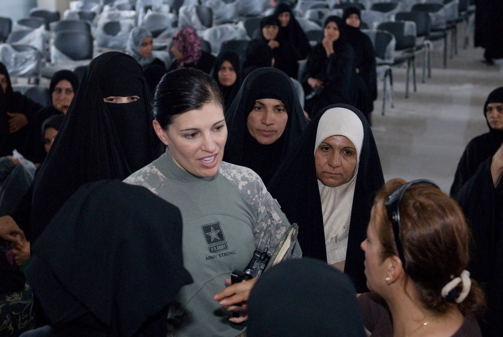 Army Captain Seeks Iraqi Women to Teach New Skills