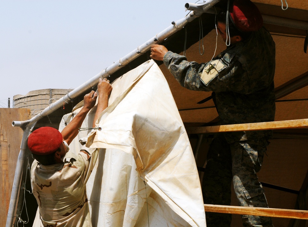 Iraqi Soldiers Demolish Old Living Quarters in Basra
